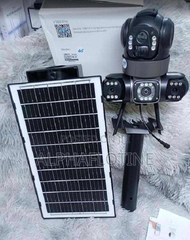 4g Enabled Street Light Solar Triple Camera - main view