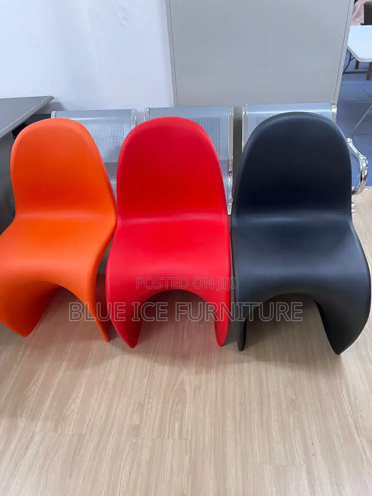Modern Salon Chair