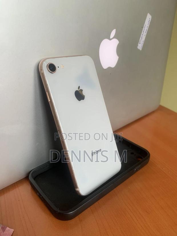 Apple iPhone 8 256 GB White - thumbnail 3