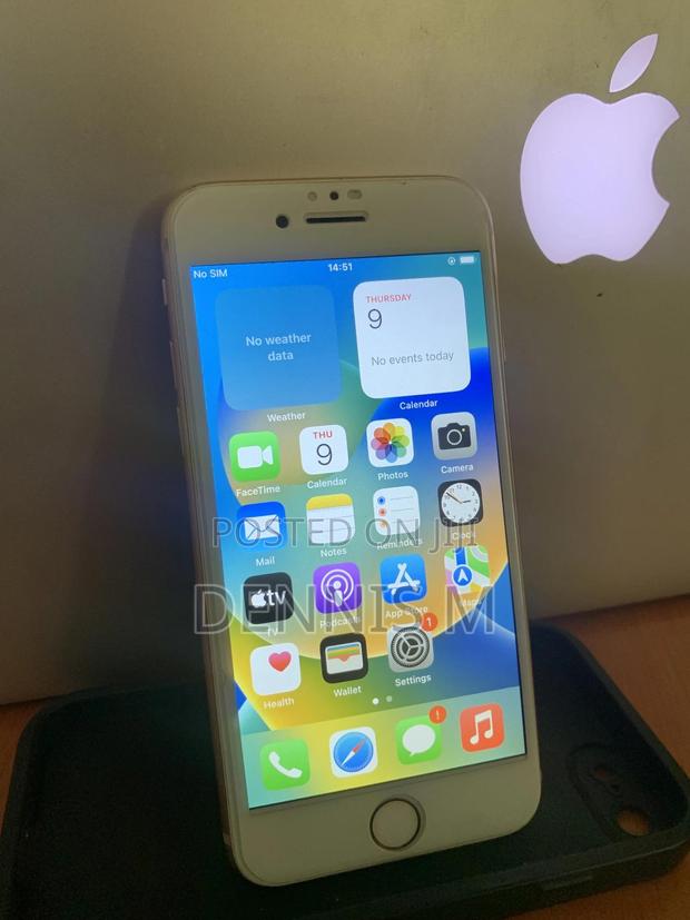 Apple iPhone 8 256 GB White - main view