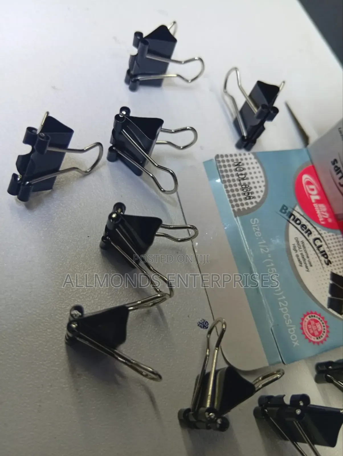 A Packet of 12 Pieces Binder Clip 1/2 Inch- 15mm
