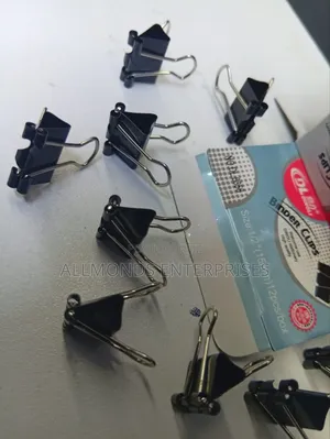 A Packet of 12 Pieces Binder Clip 1/2 Inch- 15mm