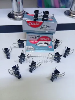 A Packet of 12 Pieces Binder Clip 1/2 Inch- 15mm
