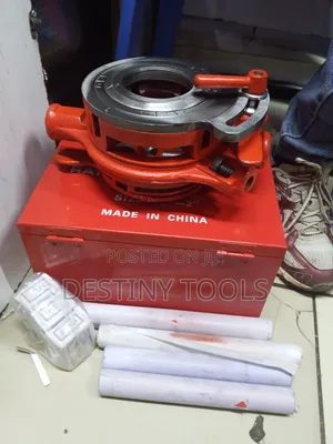1/2"-2" Ratchet Die Stock
