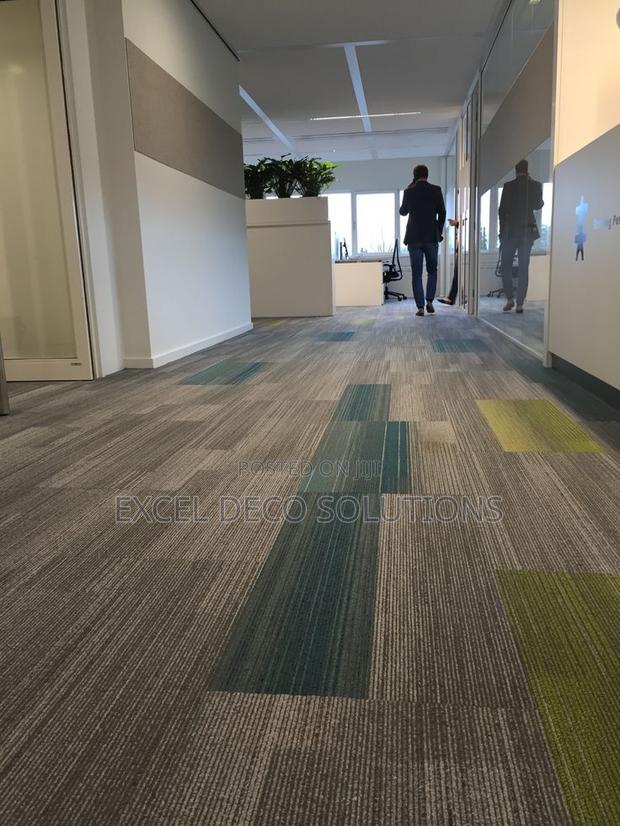 Noise-Reducing Carpet Tiles – Perfect for Workspaces