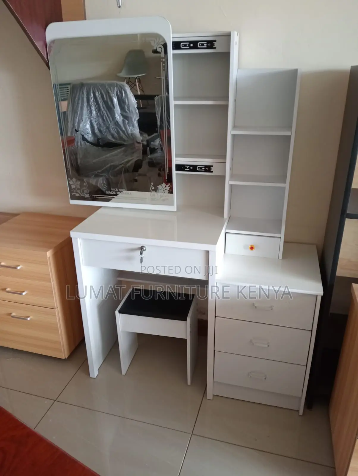 Dual-Color Dressing Table