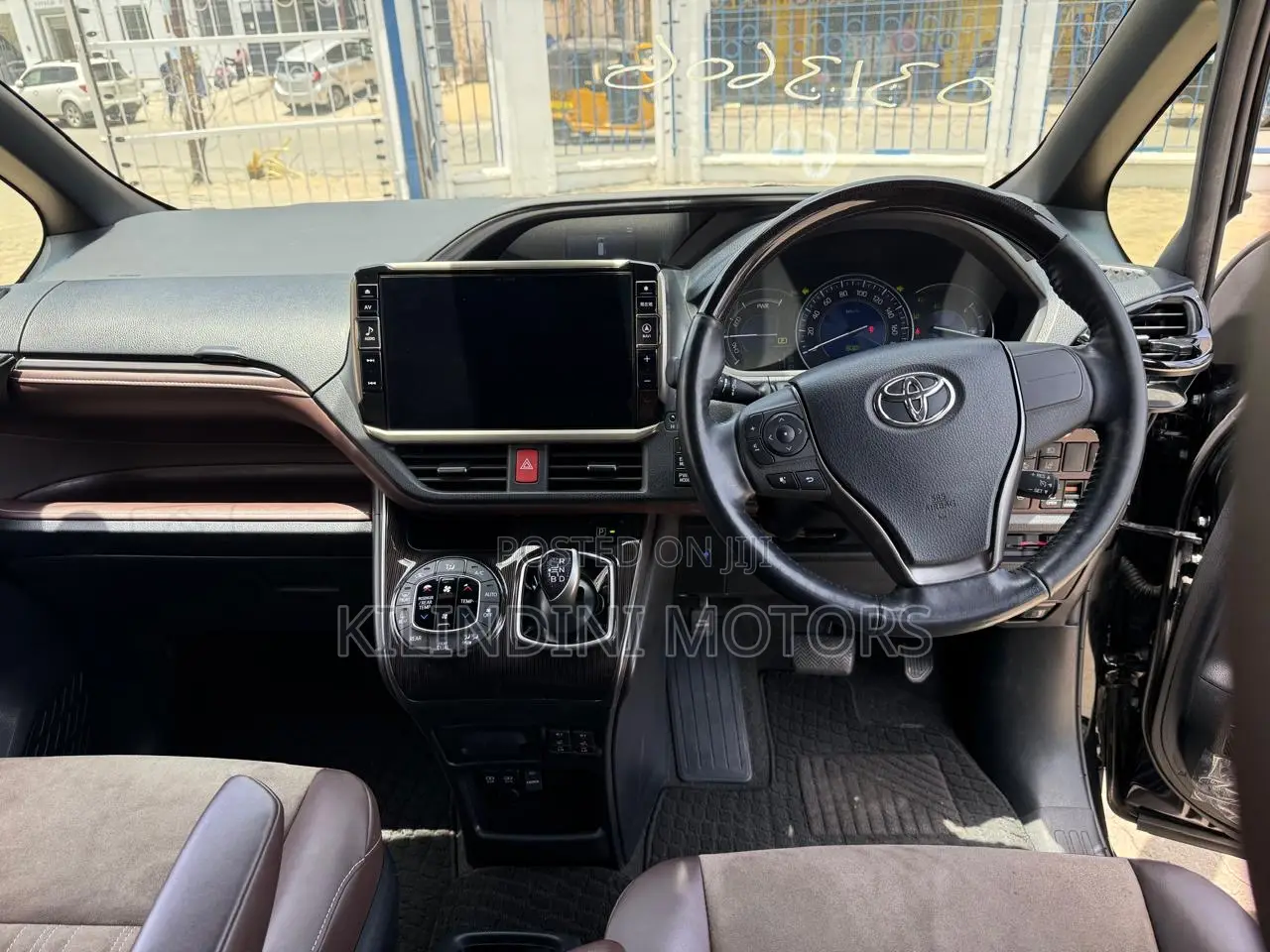 Toyota Esquire 2019 Purple