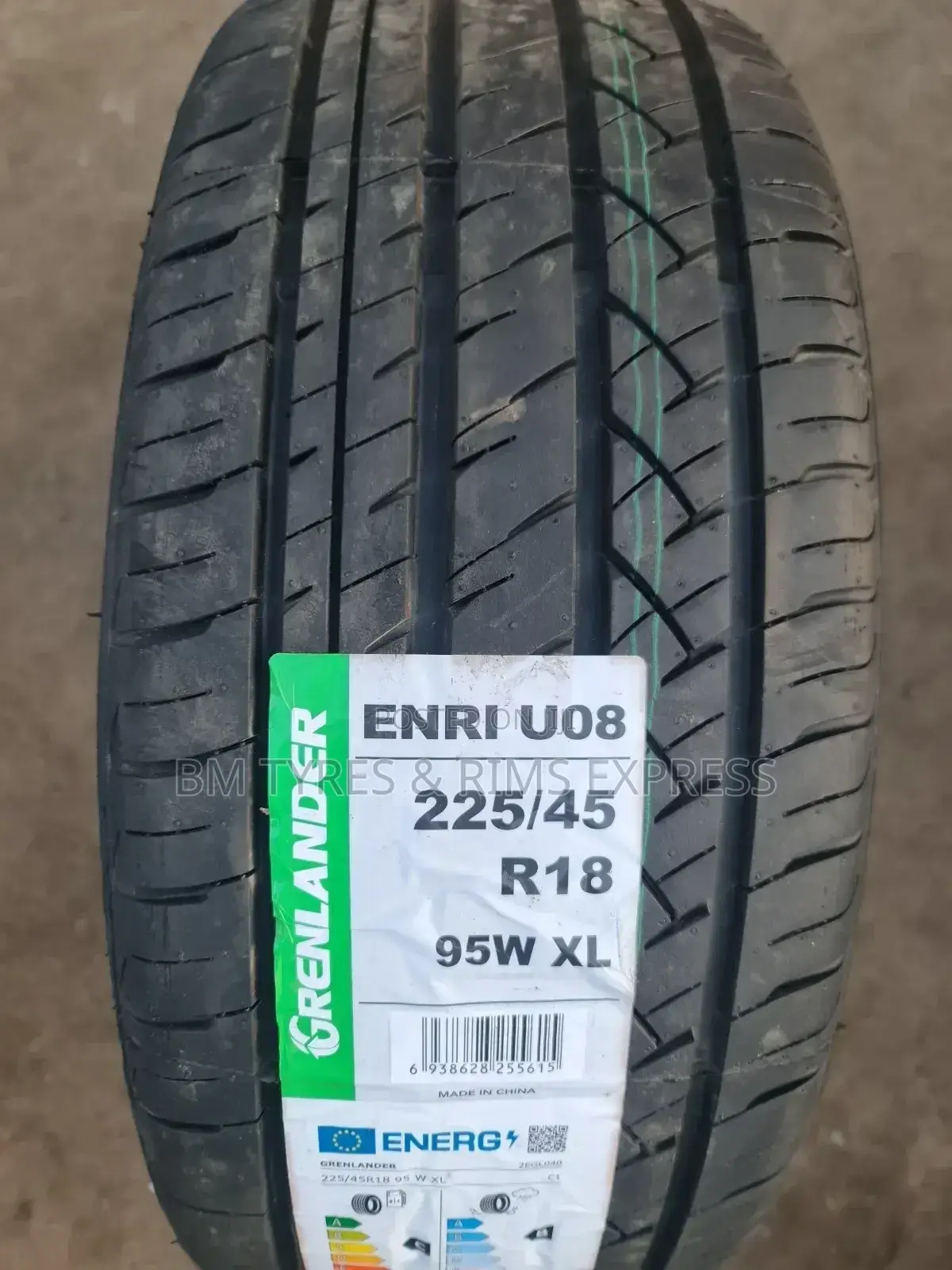 225 /45 R18 Grenlander.