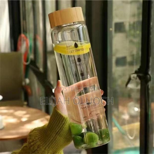 Motivational Time Marker Borosilicate Bottle With Bamboo Lid - thumbnail 4