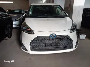 Toyota Sienta 2019 White