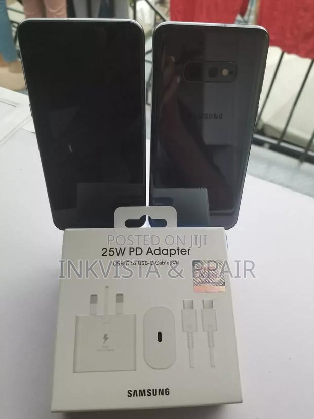 Samsung Galaxy S10e 128 GB Black - thumbnail 4