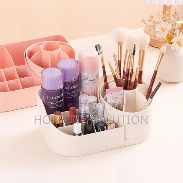 Make Up Organizer Available - main view