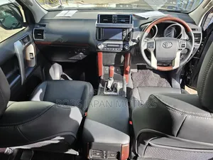Toyota Land Cruiser Prado 2.8 2017 Matt Black