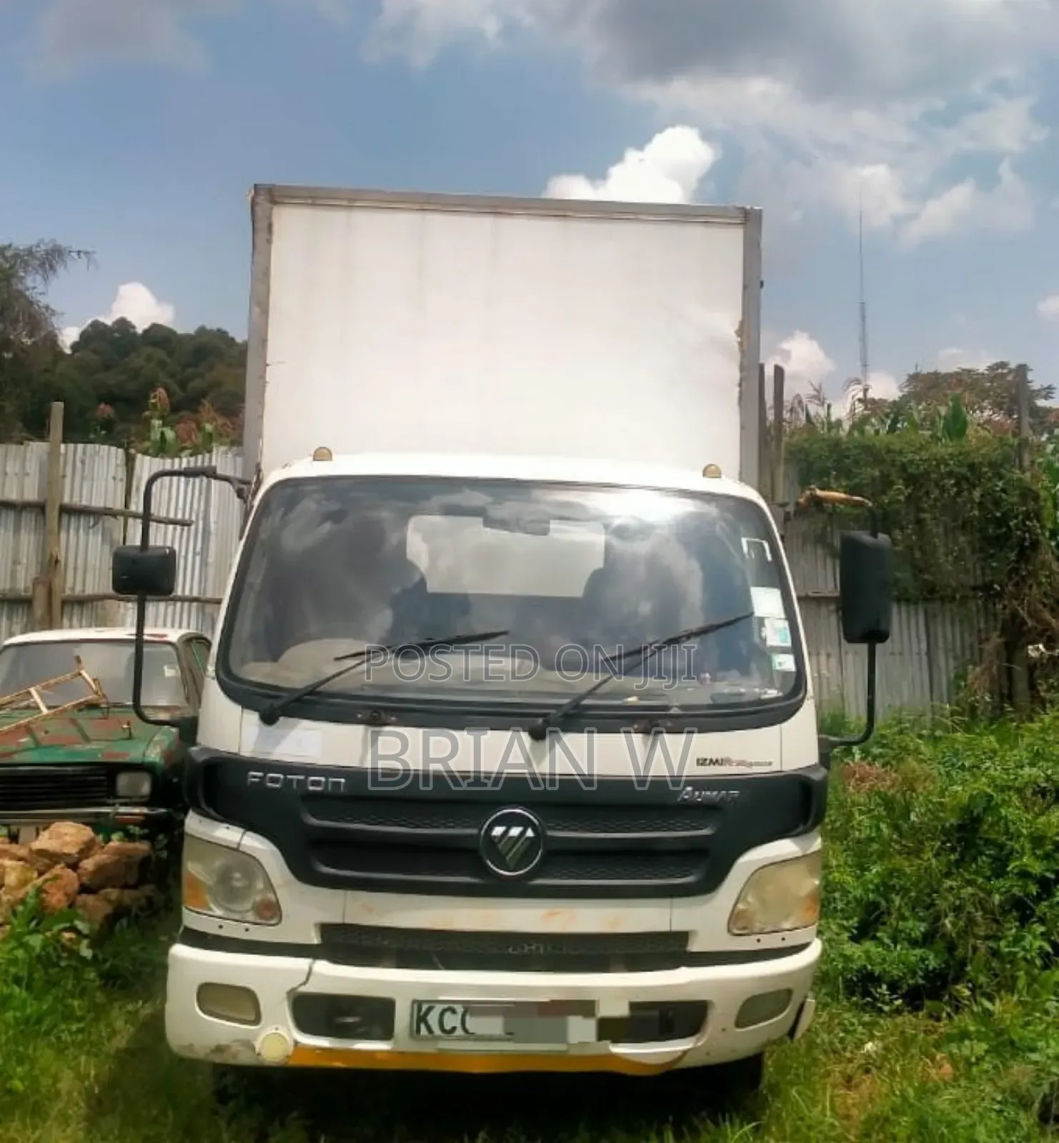 Isuzu NPR Fiber Body 2015 White