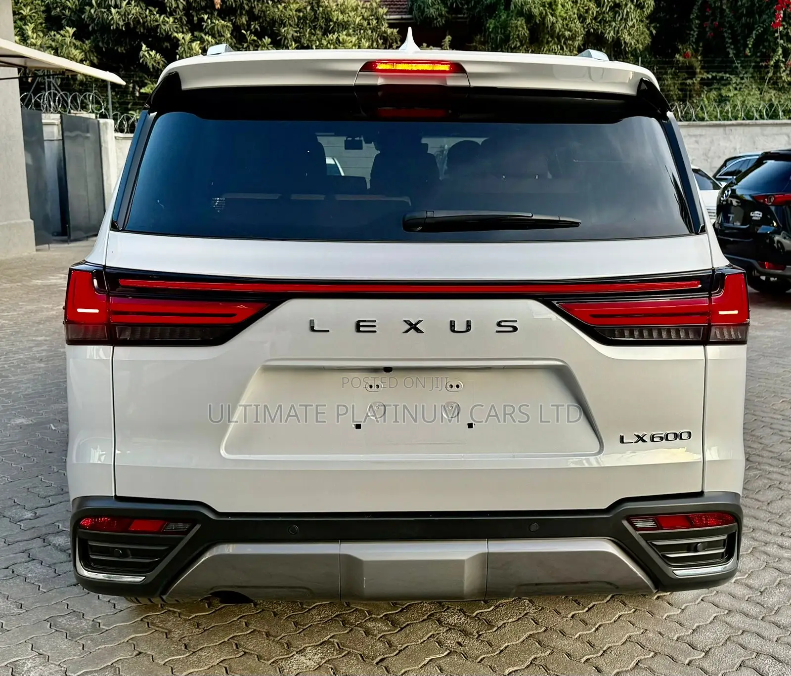 Lexus LX LX 600 2023 White