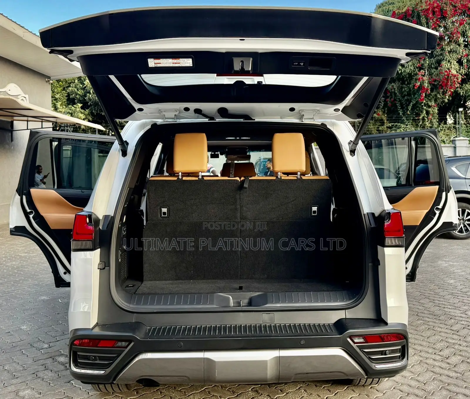 Lexus LX LX 600 2023 White