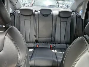 Audi A4 2.0T ultra Premium FWD 2017 Black