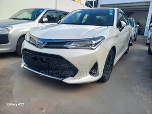 Toyota Axio 1.5 Hybrid 2WD 2019 White