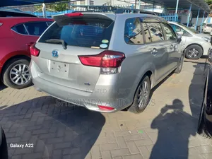 Toyota Corolla Fielder 1.5 Hybrid FWD 2019 Silver