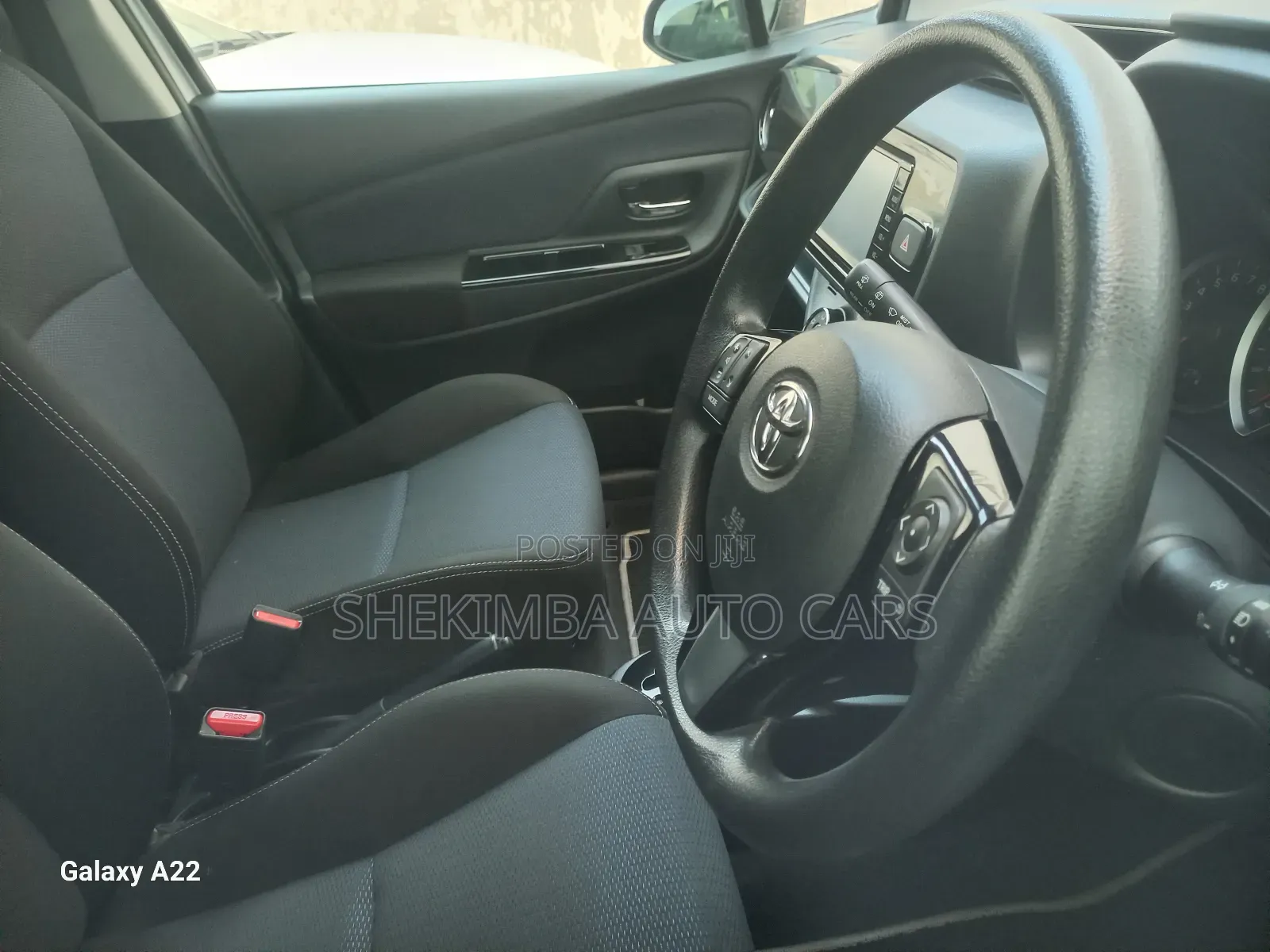 Toyota Vitz 1.3 FWD 5dr 2019 Silver