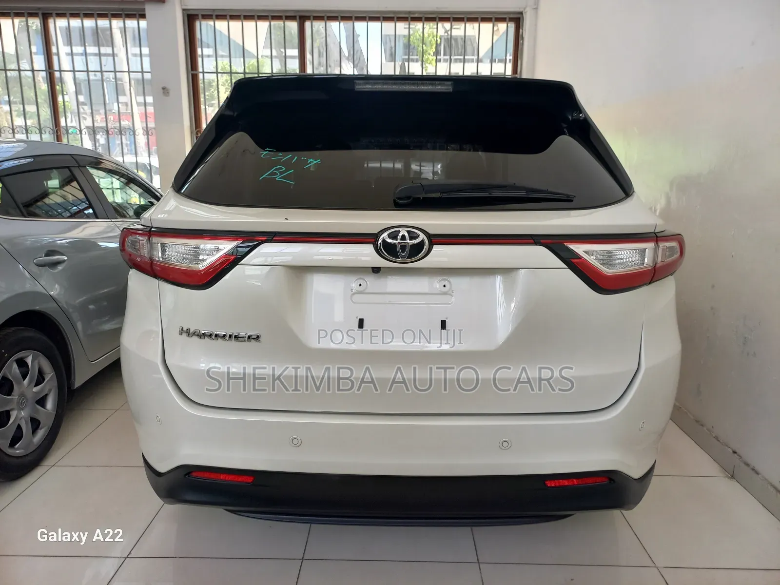 Toyota Harrier 2.0 2019 White