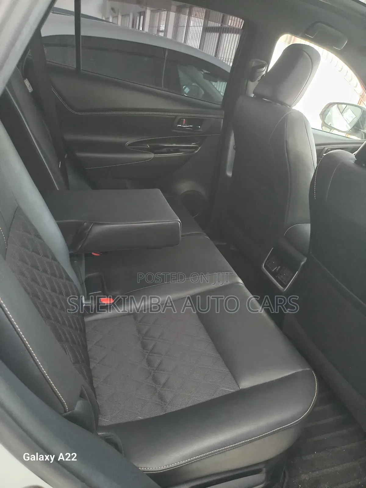 Toyota Harrier 2.0 2019 White