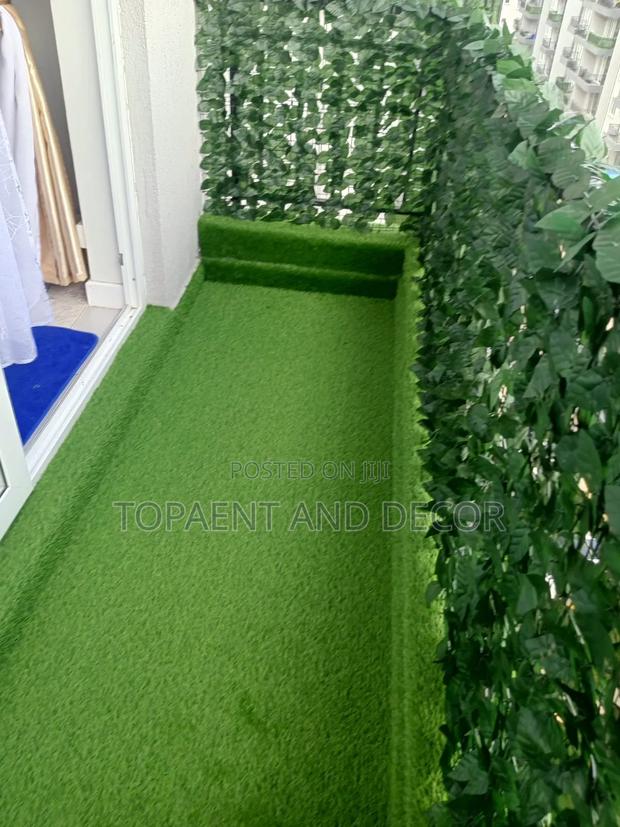 High Density Artificial Grass for Balcony Space