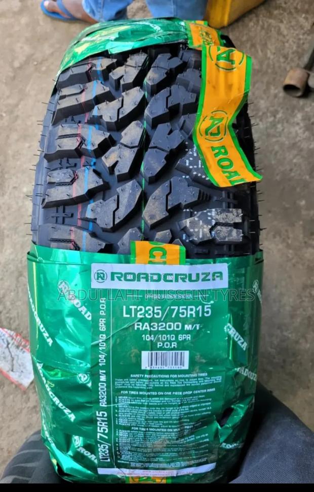 235/75 R15 Roadcruza M/T