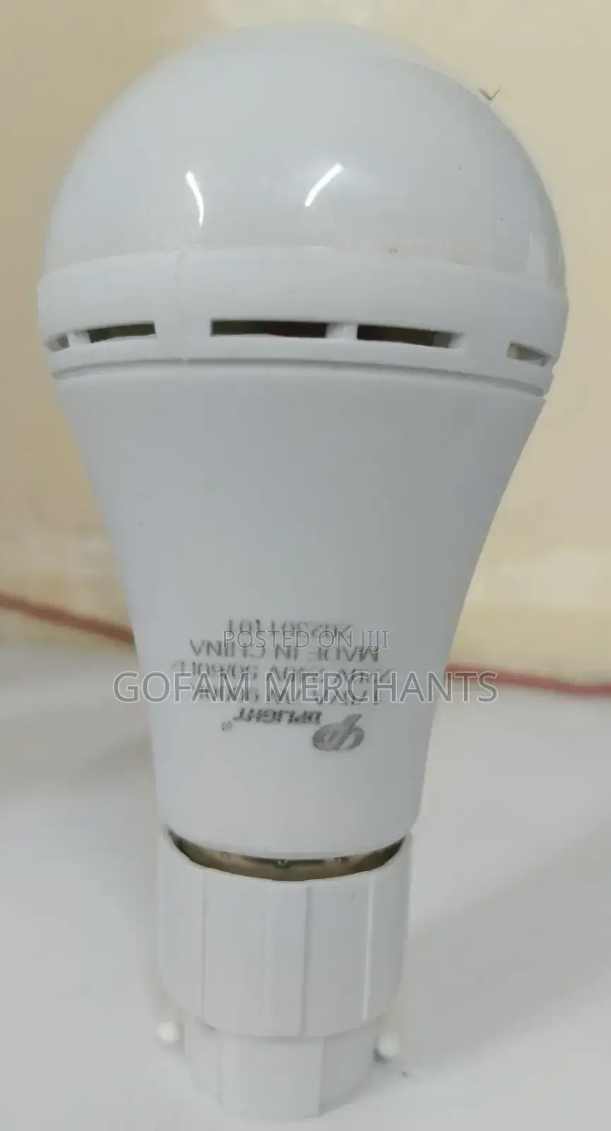 A Pack of 5 Intelligent Emergency Bulbs 7 Watts
