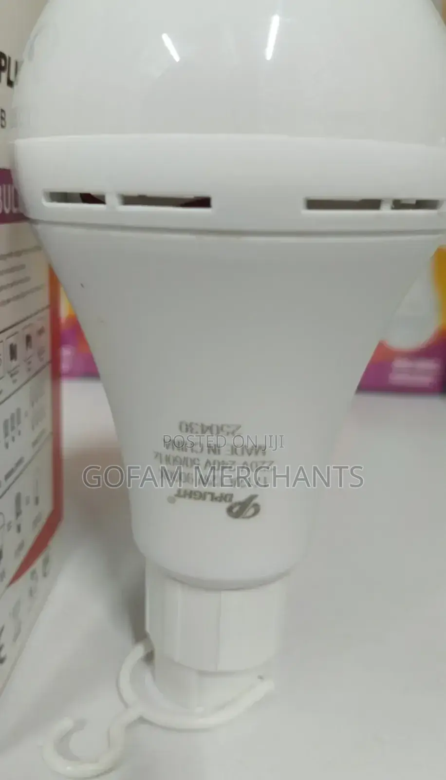 A Pack of 5 12w Flicker Free Intelligent Bulb