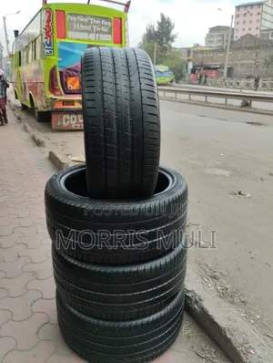 295/35r21 Pirelli