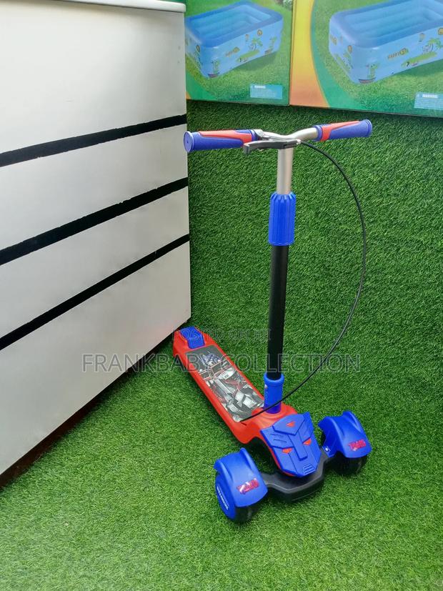 Heros 3-Wheel Bluetooth Scooter