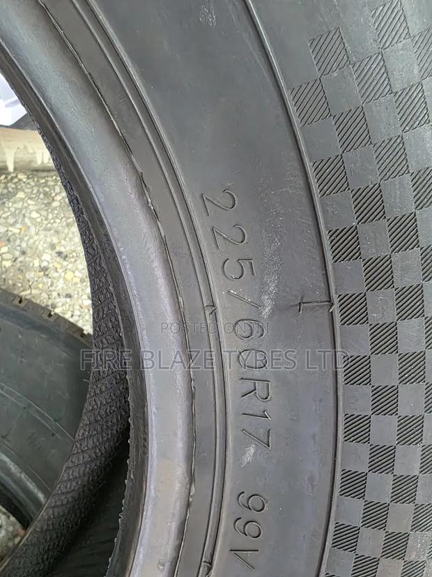 225/60r17 Centara - thumbnail 4