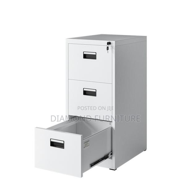 Durable 3-Drawer Metallic Office Filing Cabinet Unit - thumbnail 3