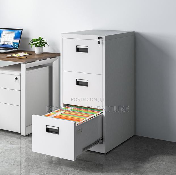 Durable 3-Drawer Metallic Office Filing Cabinet Unit - thumbnail 7