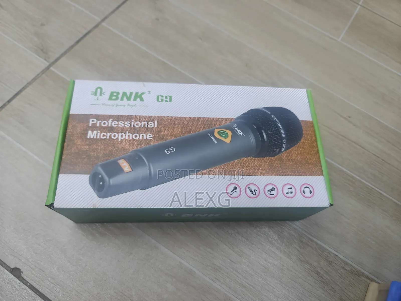 BNK Corded Microphone G9
