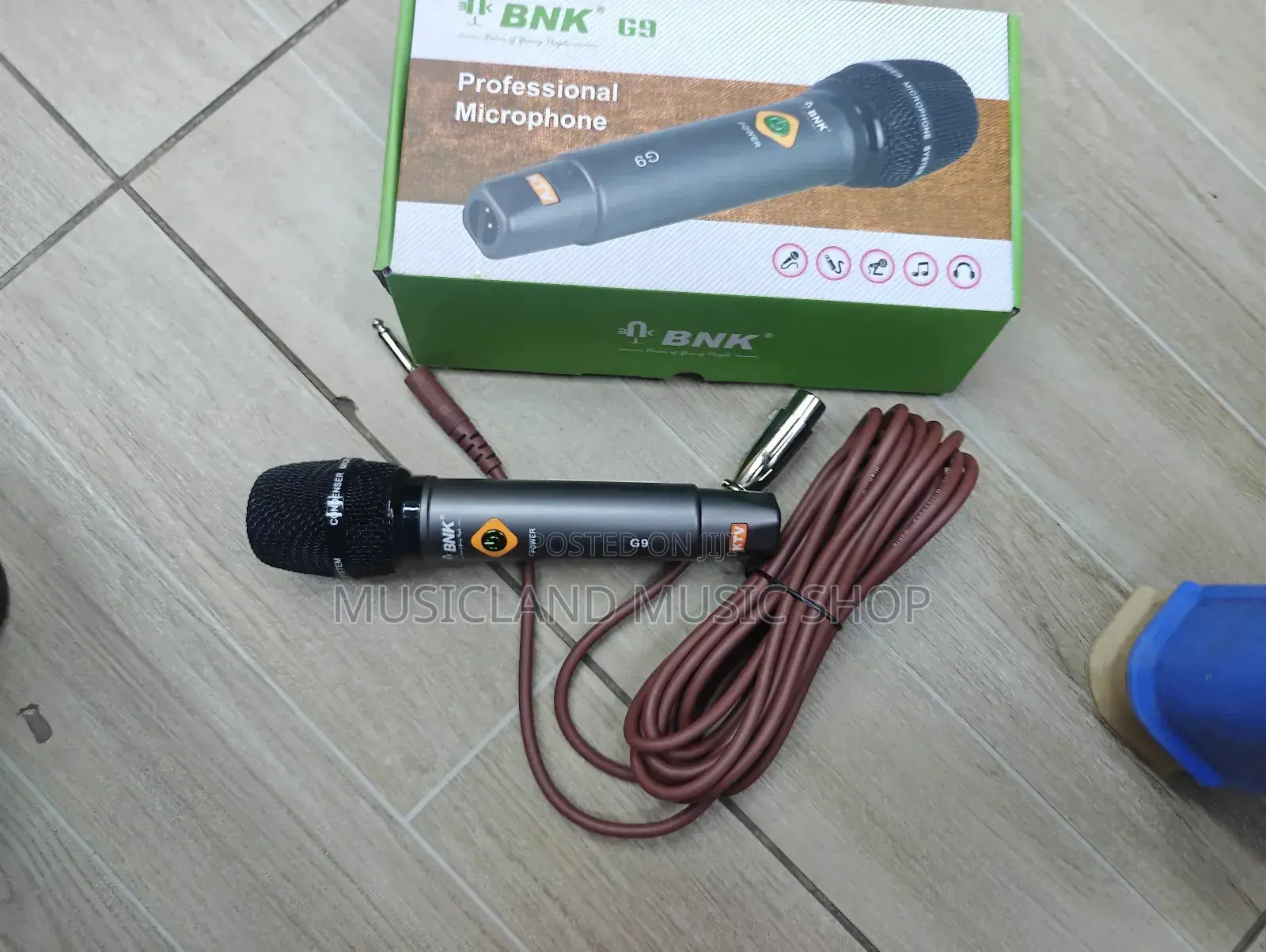 BNK Corded Microphone G9