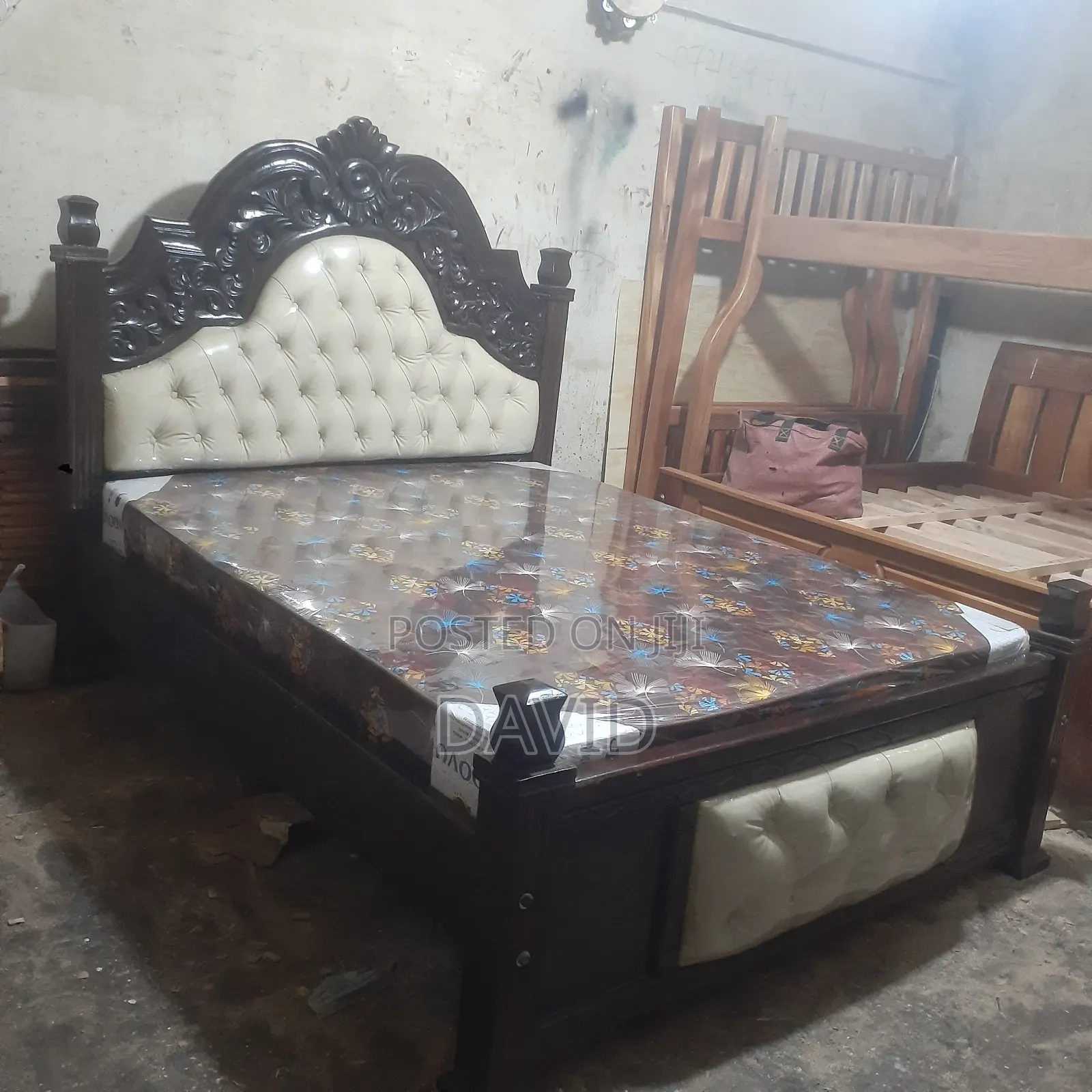 Queen's Bed