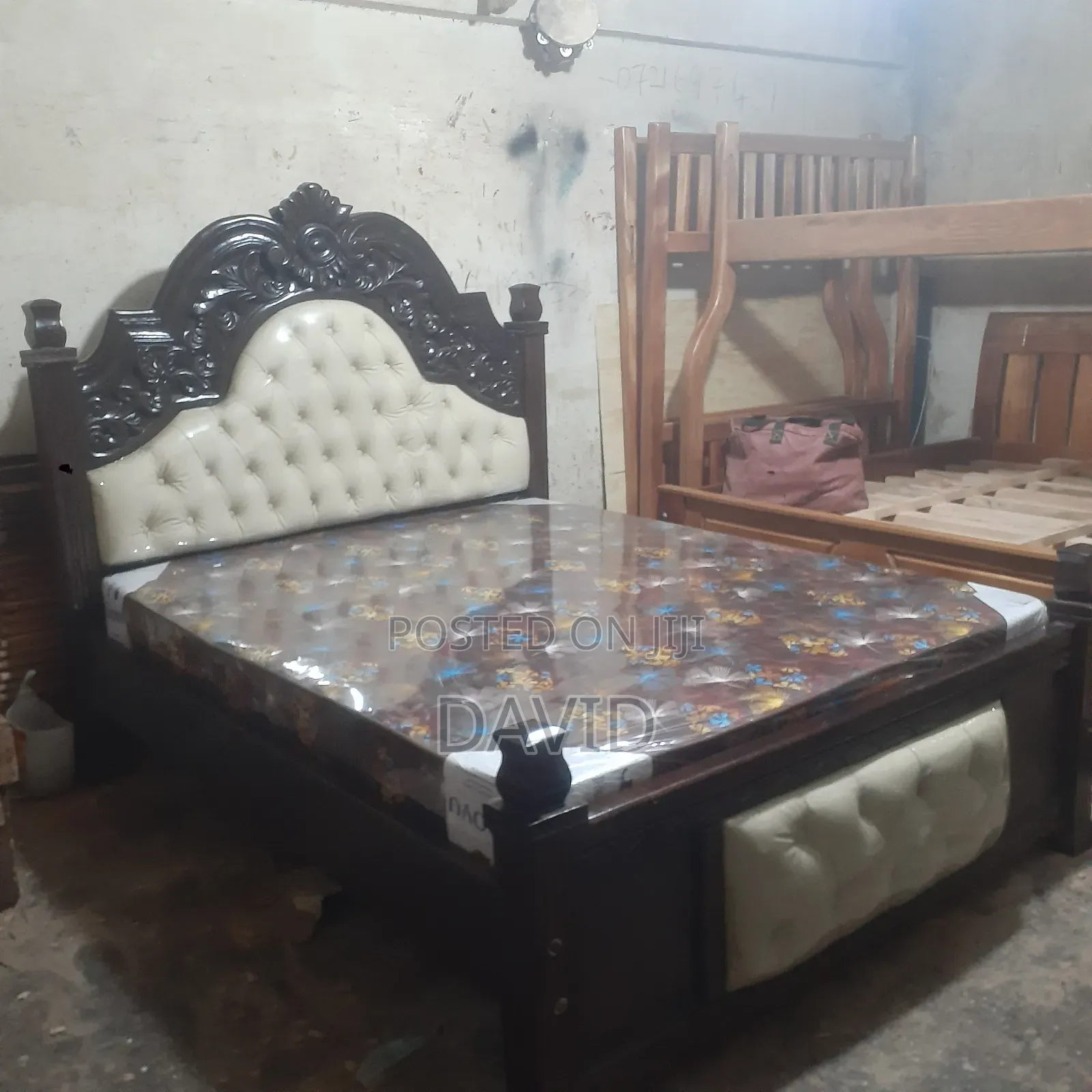 Queen's Bed