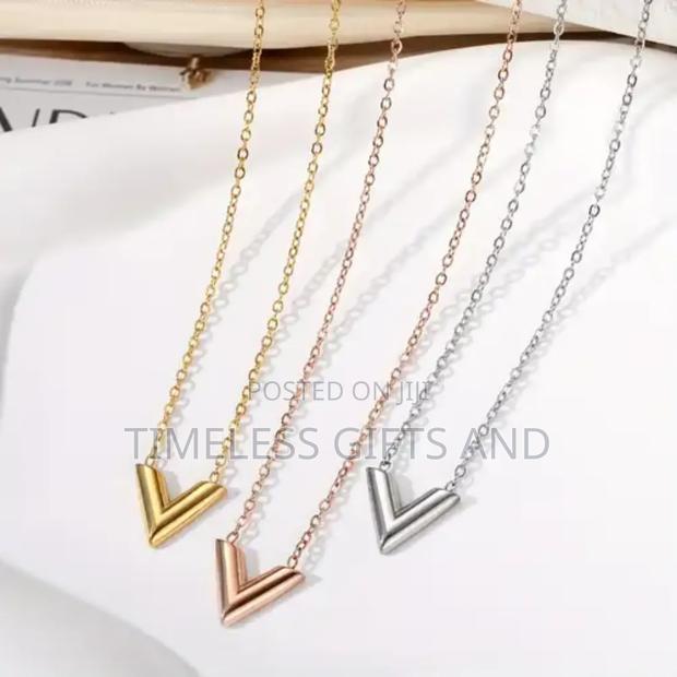 V Shaped Pendant Ladies Necklace