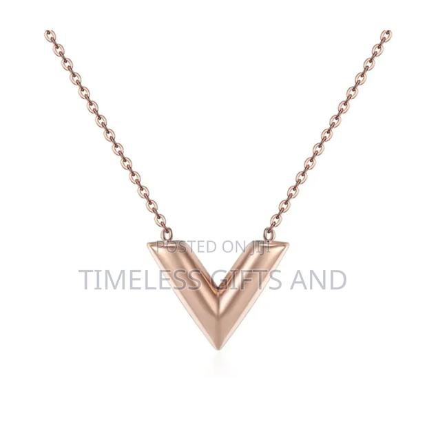 V Shaped Pendant Ladies Necklace - thumbnail 3
