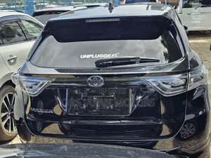 Toyota Harrier 2.0 2018 Black