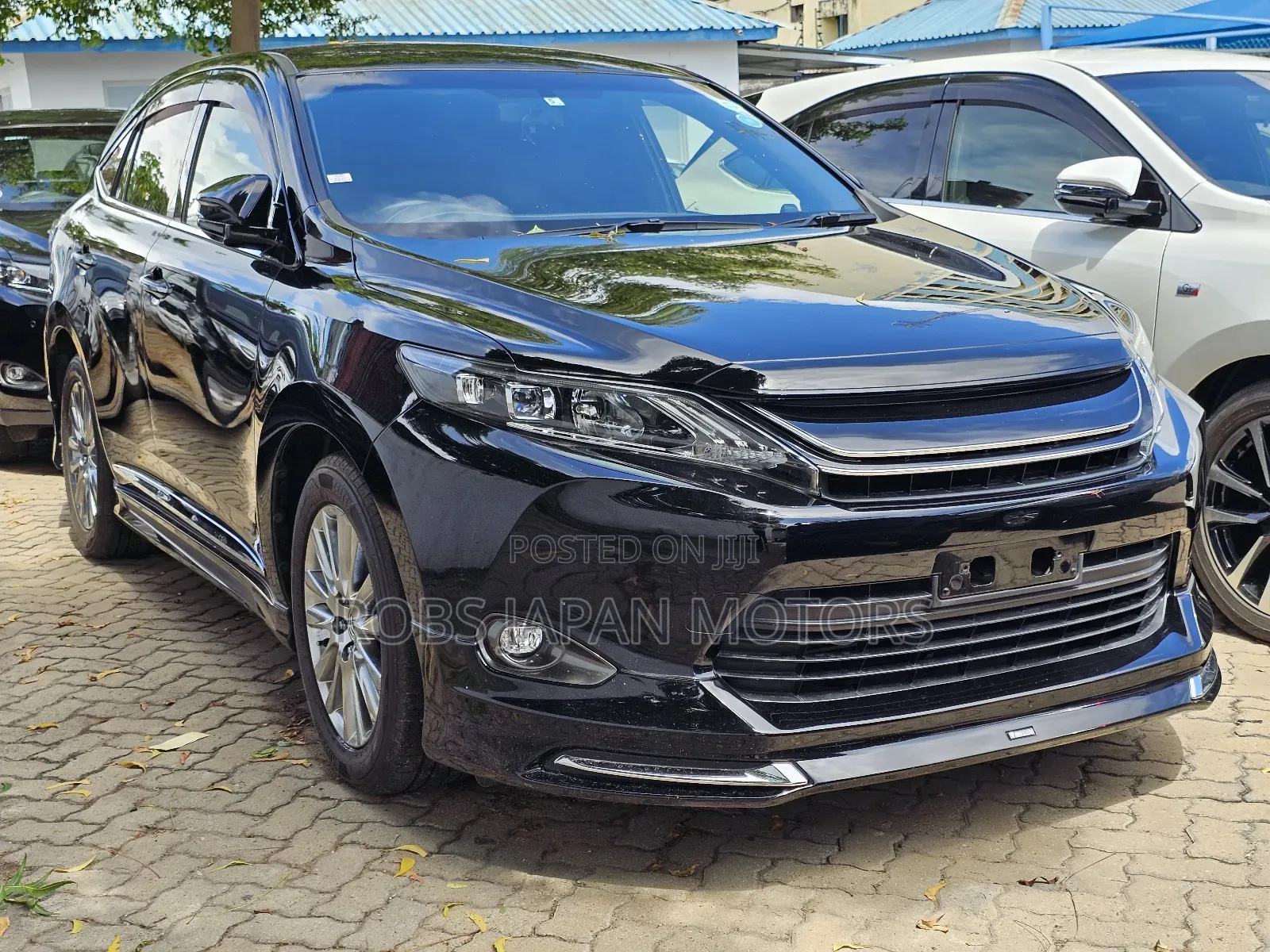 Toyota Harrier 2.0 2018 Black