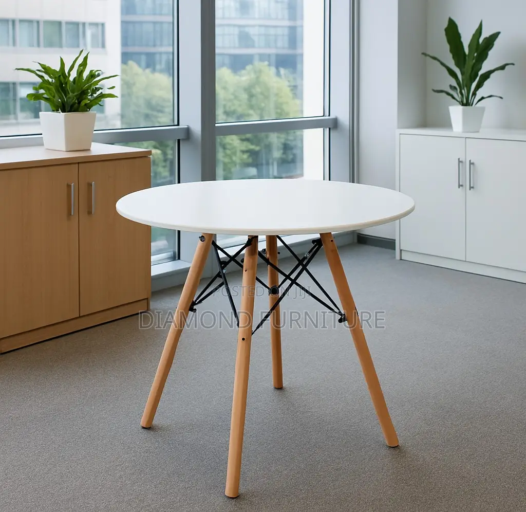 Eames Office Round Table With Wooden Legs