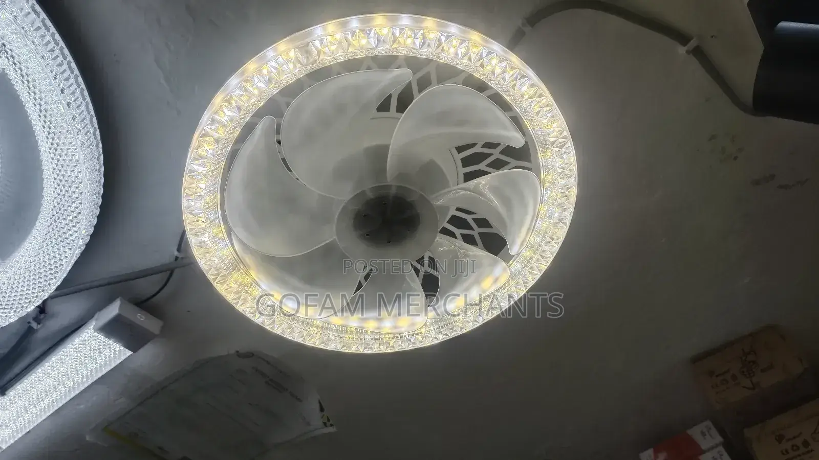 Fan Integrated Light With 3 Lighting Modes Remote Controlled