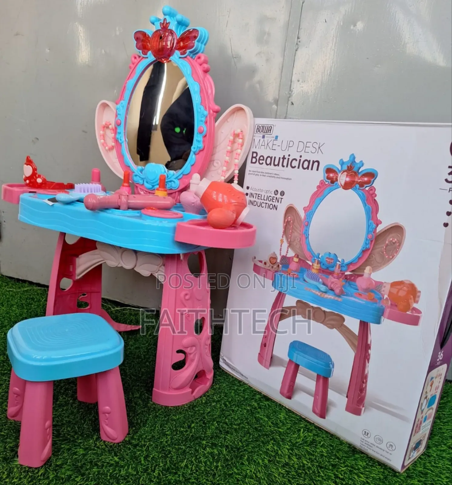 Make Up Desk