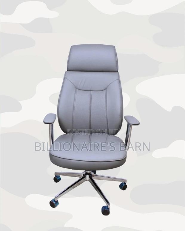 Modern Grey Executive Leather Office Chair — Smooth-rolling Mobility - thumbnail 3