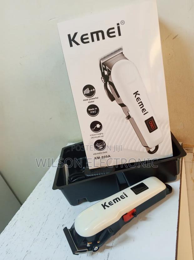 Kemei Rechargeable Shaver. Km-809a