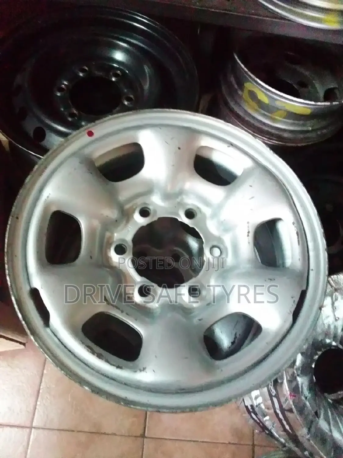 Hilux Vigo Ordinary Rim Size 15