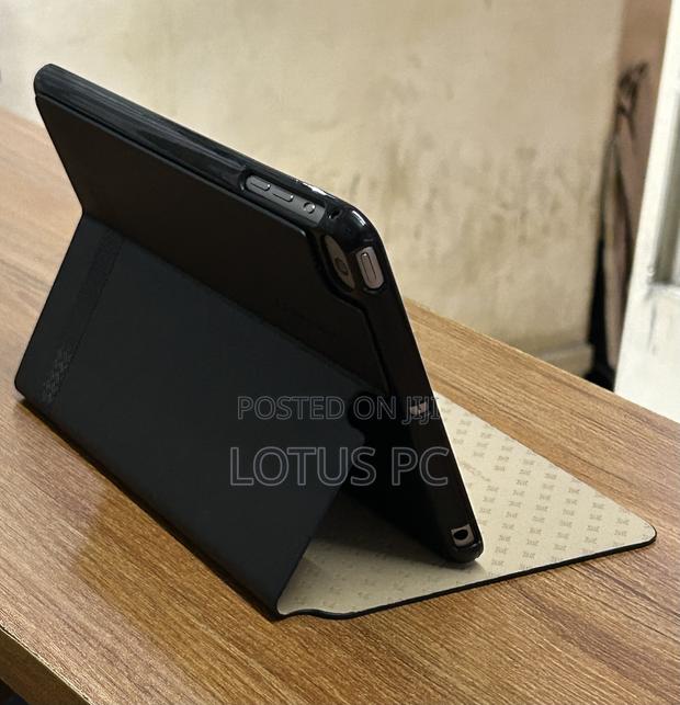 Apple iPad mini 3 16 GB Gray - thumbnail 3